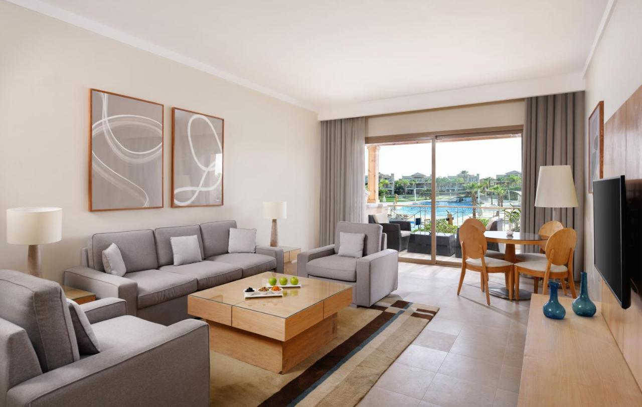Jaz Little Venice Golf Resort Айн Сохна Екстериор снимка A living room at the resort
