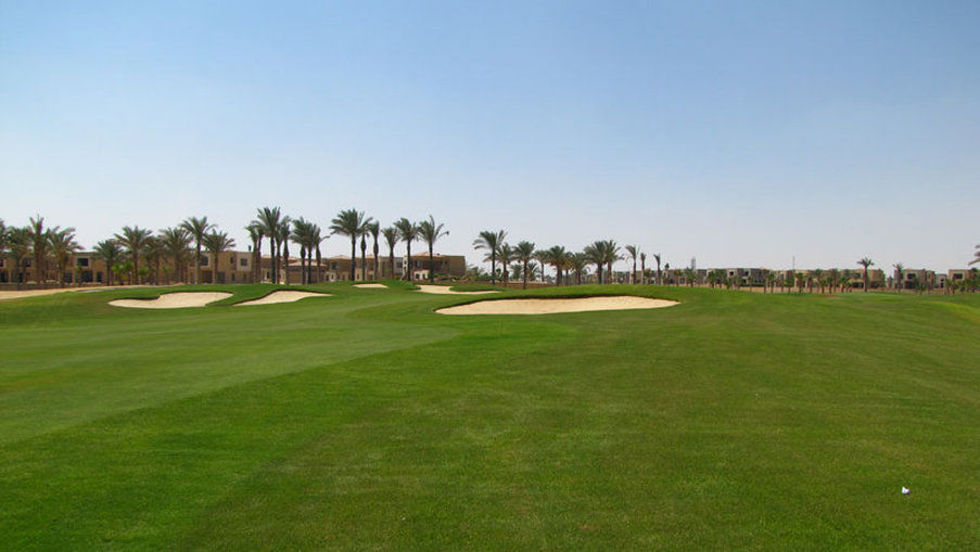 Jaz Little Venice Golf Resort Айн Сохна Екстериор снимка Golf course at the Pyramids Club