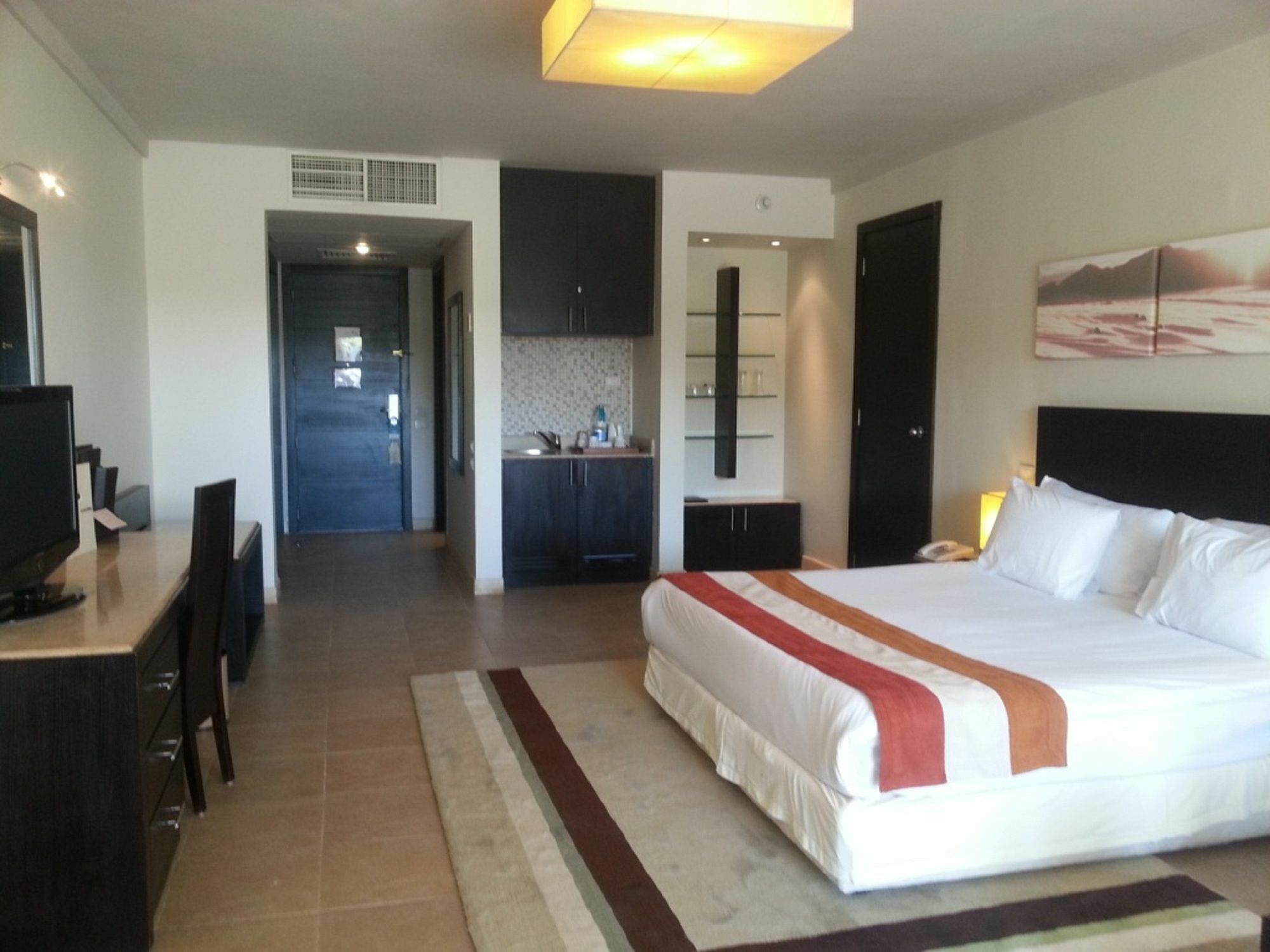 Jaz Little Venice Golf Resort Айн Сохна Екстериор снимка A room at the hotel