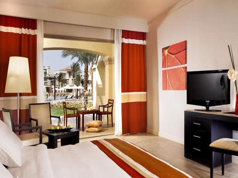 Jaz Little Venice Golf Resort Айн Сохна Екстериор снимка A room at the Hilton Sharm El Sheikh