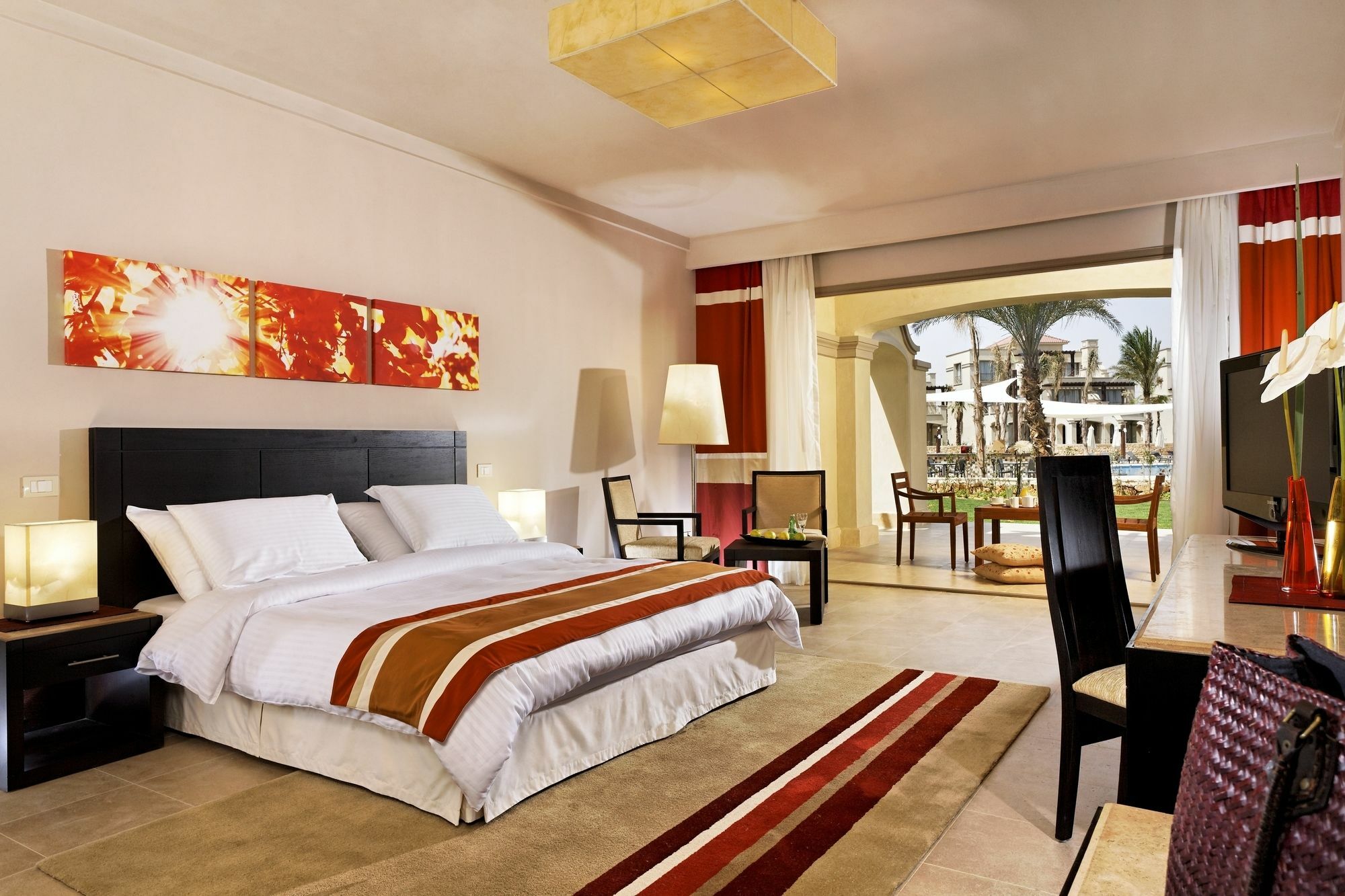 Jaz Little Venice Golf Resort Айн Сохна Екстериор снимка A room at the Hilton Sharm El Sheikh